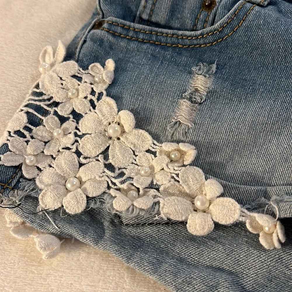 Girls Ripped Shorts - Picture 3 of 6